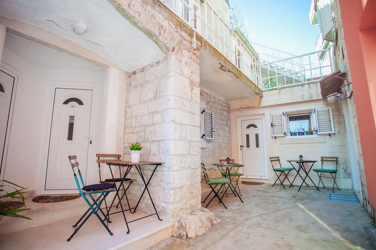 Apartments Emotha Trogir Exterior photo